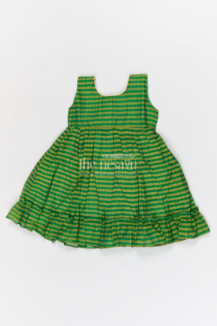 The Nesavu Girls Cotton Frock Girls Sleeveless Cotton Dress for Playdates and Outings Nesavu 12 (3M) / Multicolor / Cotton GFC2121A-12 Nesavu Girls Sleeveless Cotton Dress For Playdates Casual Outings And Summer Comfort