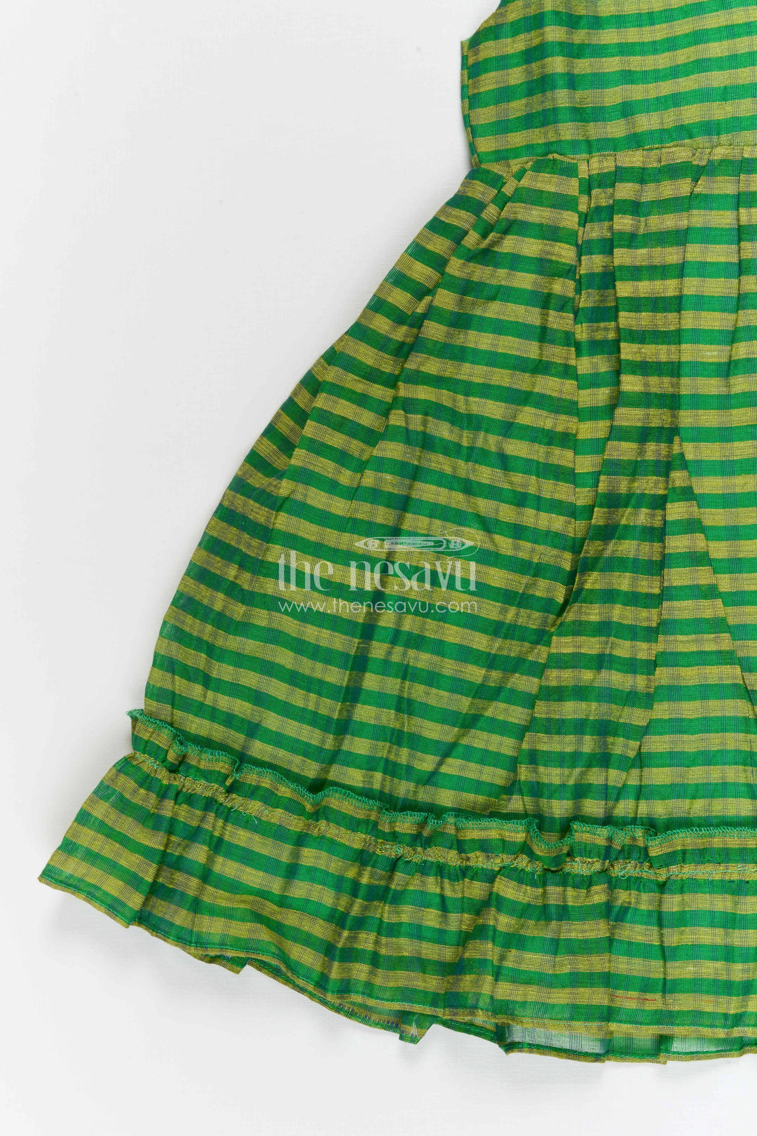 The Nesavu Girls Cotton Frock Girls Sleeveless Cotton Dress for Playdates and Outings Nesavu Nesavu Girls Sleeveless Cotton Dress For Playdates Casual Outings And Summer Comfort