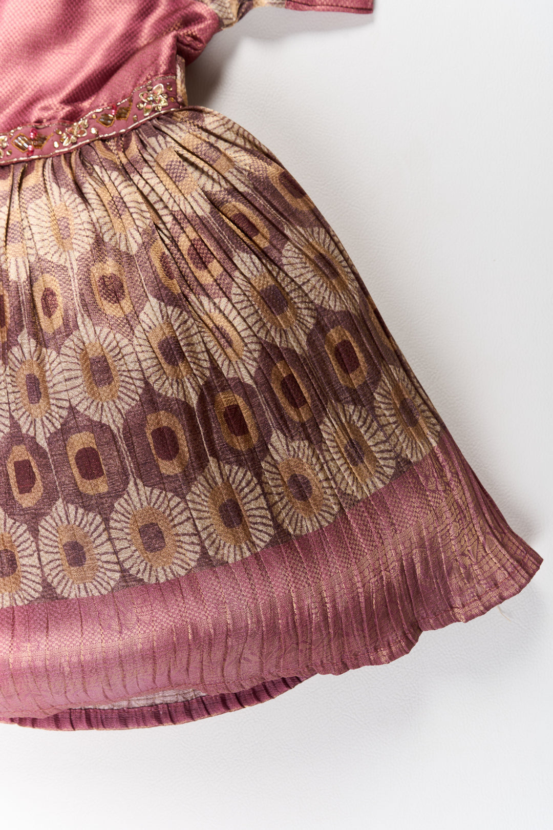 The Nesavu Silk Frock Graceful Girls Peach Organza Printed Fancy Frock with Puff Sleeves and Flared Hem Nesavu Girls Peach Organza Printed Fancy Frock Puff Sleeves Flared Hem | The Nesavu