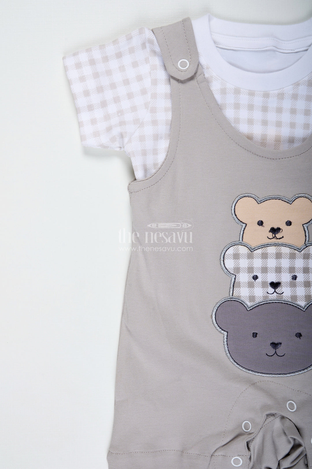 The Nesavu Boys Casual Set Gray Casual Outfit for Boys in Cotton with Teddy Patch Detail and Checkered Tee Two Piece Set Nesavu Nesavu Gray Casual Outfit Baby Boys Teddy Patch Checkered Tee Soft Cotton