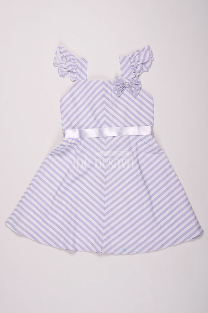 The Nesavu Baby Cotton Frocks Gray Striped Cotton Frock with Cap Sleeves and Bow Nesavu Gray Striped Cotton Frock with Cap Sleeves and Bow - Nesavu