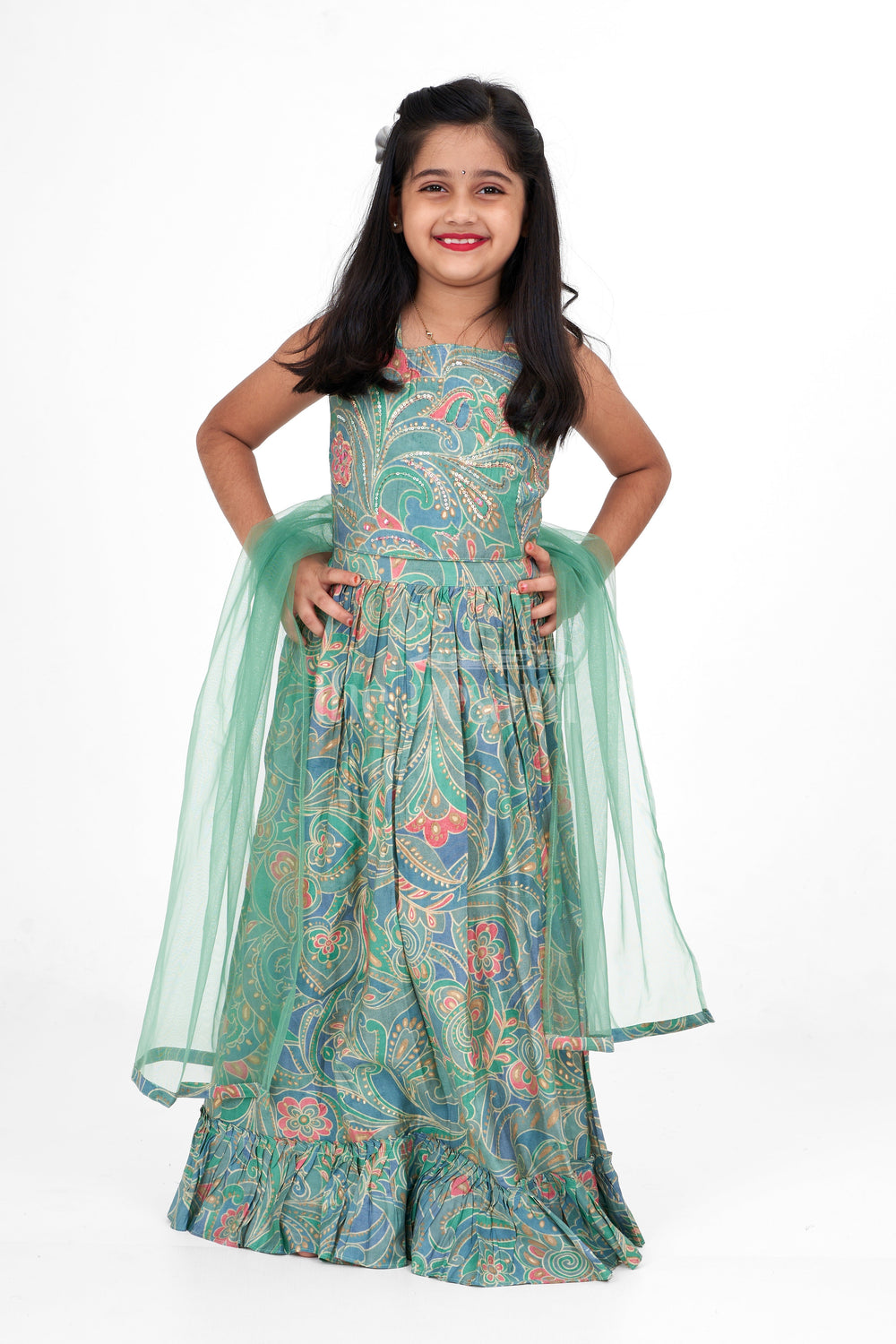 The Nesavu Girls Lehenga Choli Green Girls Halter Neck Lehenga Choli Set with Paisley Embroidery and Flared Skirt Nesavu Nesavu Green Halter Neck Lehenga Choli Set Girls Paisley Embroidery Flared Skirt