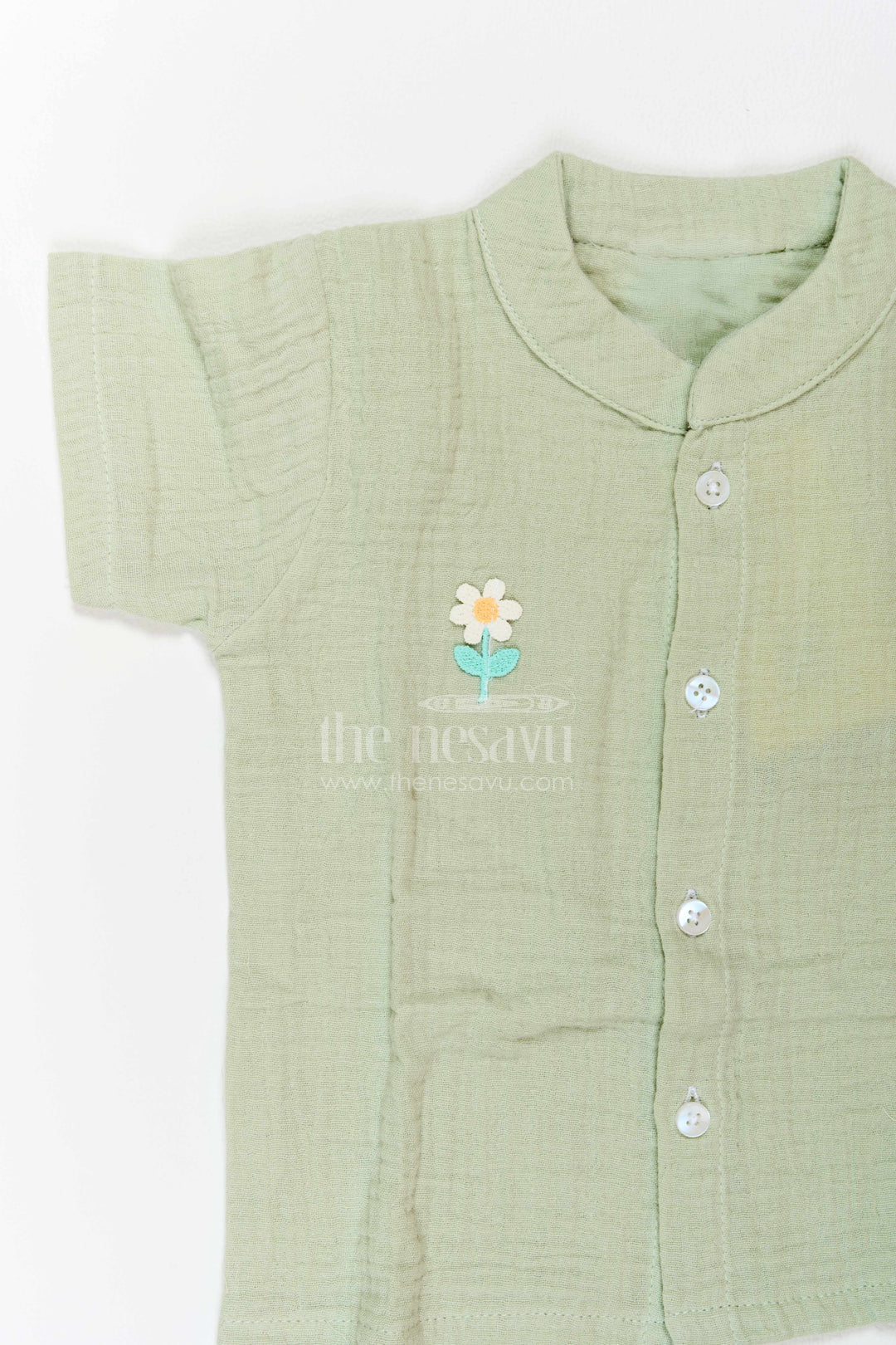 The Nesavu Night Dress Kids Breathable Pajama Set for Summer Sleep and Relaxed Mornings Nesavu Nesavu Kids Breathable Muslin Pajama Set For Summer Sleep Relaxed Mornings With Floral Embroidered Top