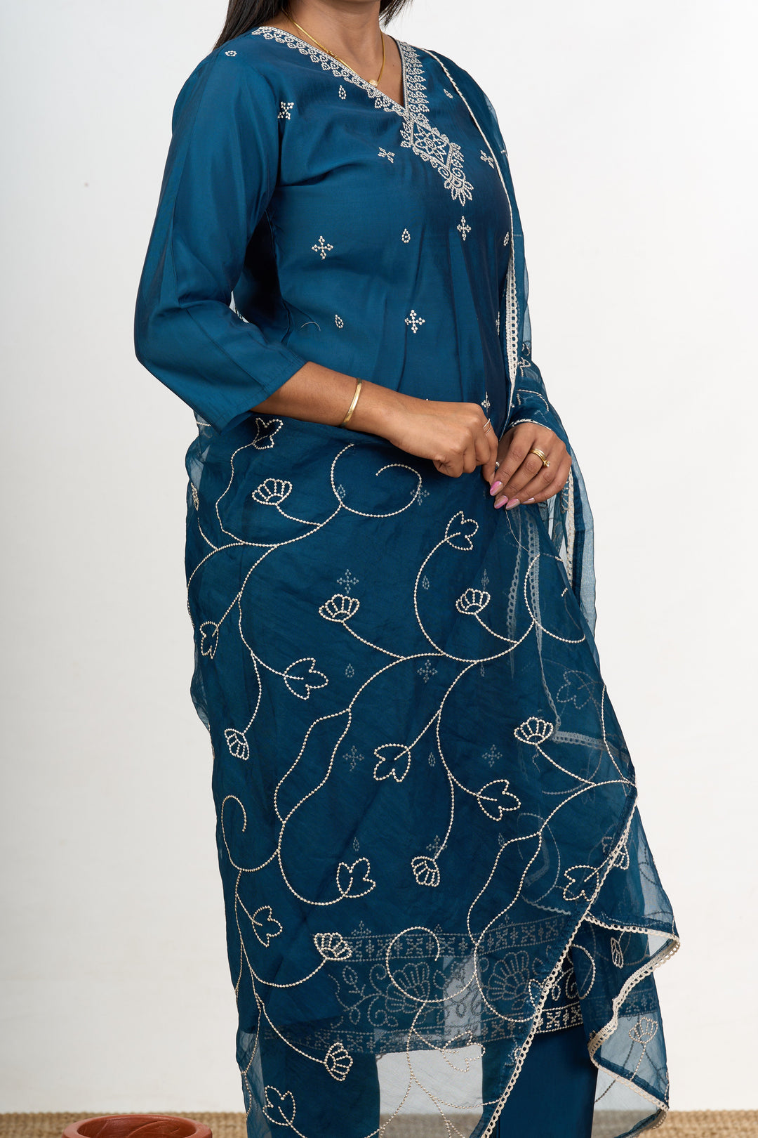 The Nesavu Womens Straight Suit Sets Latest Function Wear Dresses in Blend Silk Womens Straight Suit Set with Floral Embroidery Nesavu Latest Function Wear Dresses Womens Blend Silk Straight Suit Set White Floral Detailing | The Nesavu