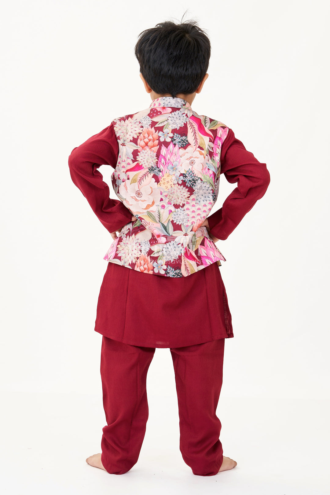The Nesavu Boys Kurtha Set Maroon Kurta Set for Boys with Floral Digital Print Jacket in Cotton Blend Nesavu Maroon Kurta Set Boys Floral Digital Printed Jacket Cotton Blend | The Nesavu