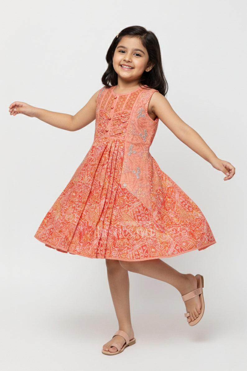 The Nesavu Girls Cotton Frock Printed Cotton Frock for Girls for Summer Outings and School Wear Nesavu 22 (4Y) / Peach GFC1802A-22 Nesavu girls cotton frock digital print ideal playdates school everyday summer wear