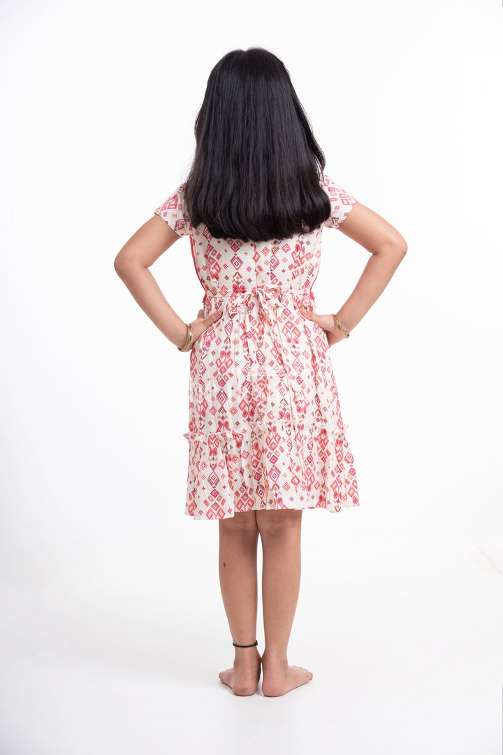 The Nesavu Girls Cotton Frock Red and Cream Geometric Print Dress with Embroidered Bodice for Girls Nesavu Red and Cream Geometric Print Dress with Embroidered Bodice for Girls - Stylish & Comfortable | The Nesavu