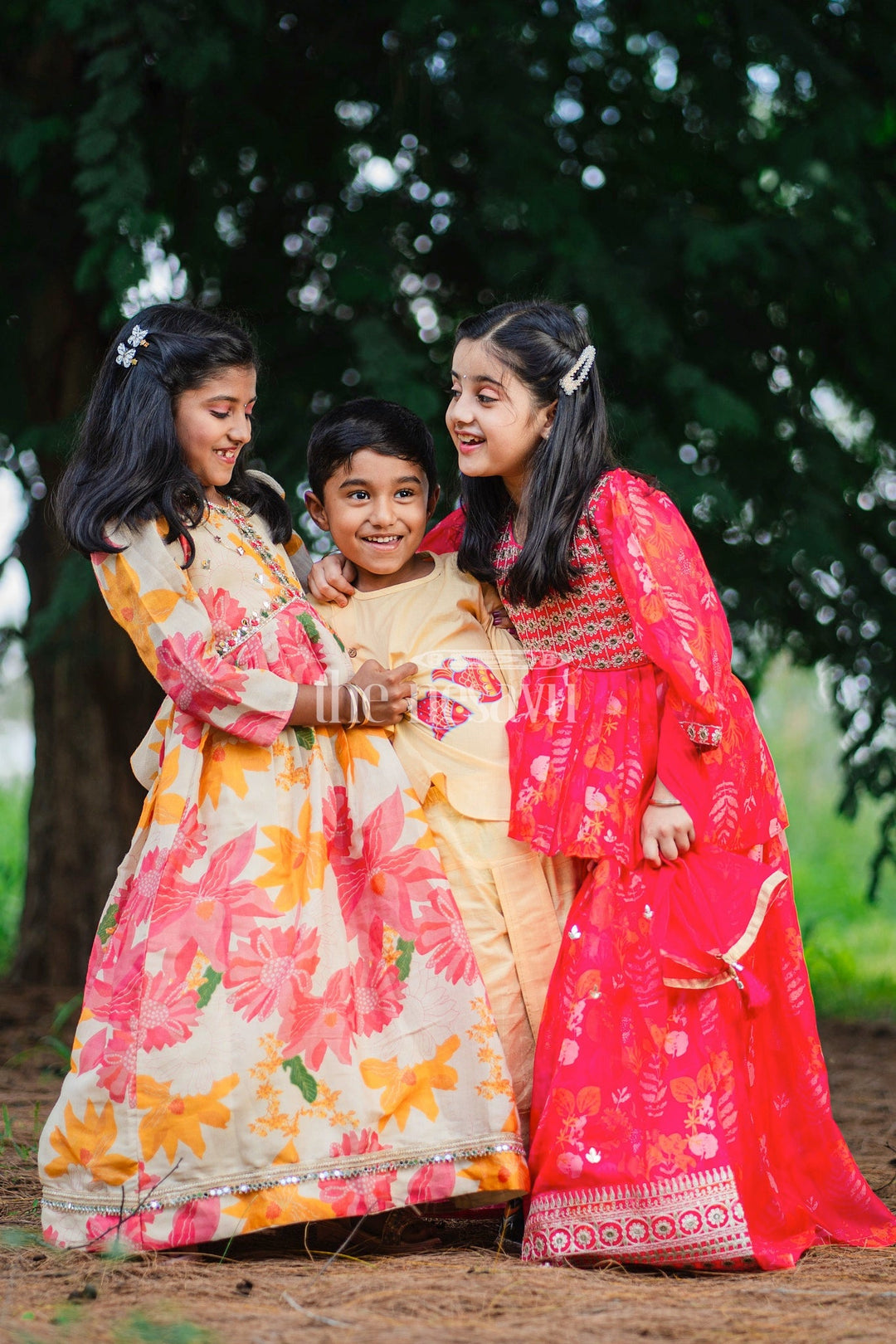 The Nesavu Girls Lehenga Choli Red Girls Lehenga Choli with Floral Embroidery and Puffy Sleeves for Festive Events Nesavu Nesavu Red Girls Lehenga Choli Floral Embroidery Puffy Sleeves Special Occasions