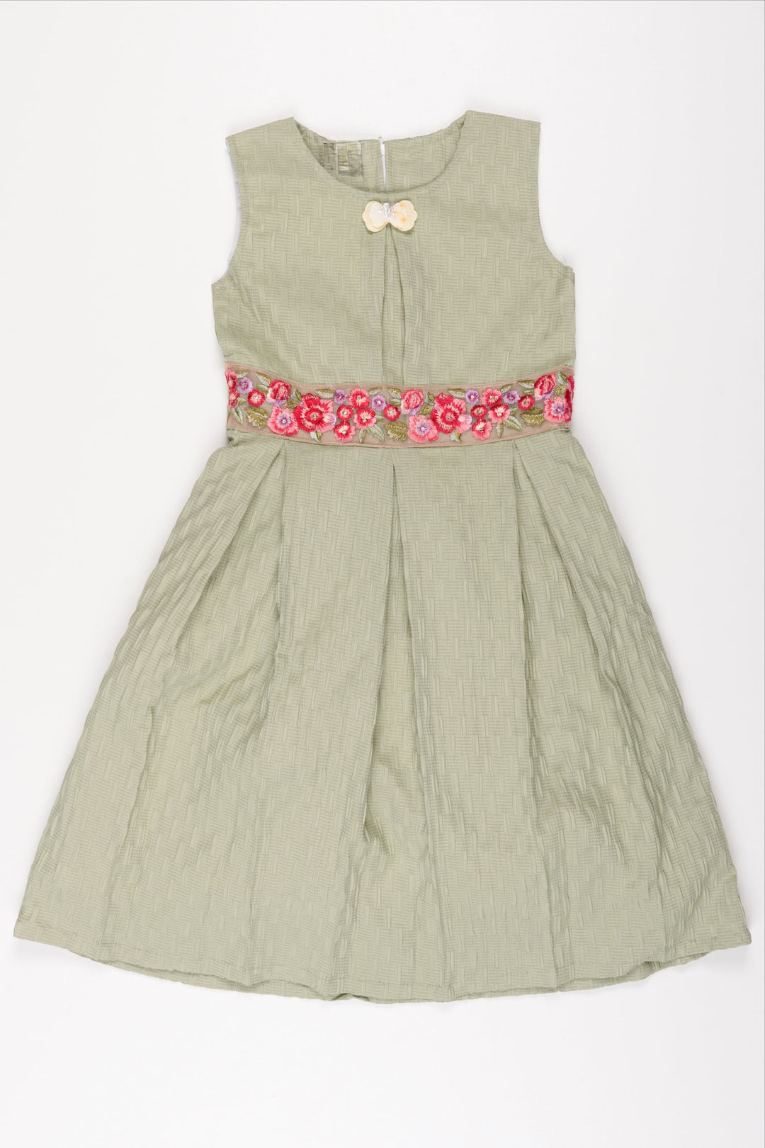 The Nesavu Girls Fancy Frock Sage Elegance Pleated Cotton Dress: Serene Green with Delicate Collar for Girls Nesavu 18 (2Y) / Green GFC1215A-18 Girls' Sage Green Pleated Dress | Cotton Collar Frock for Kids | The Nesavu