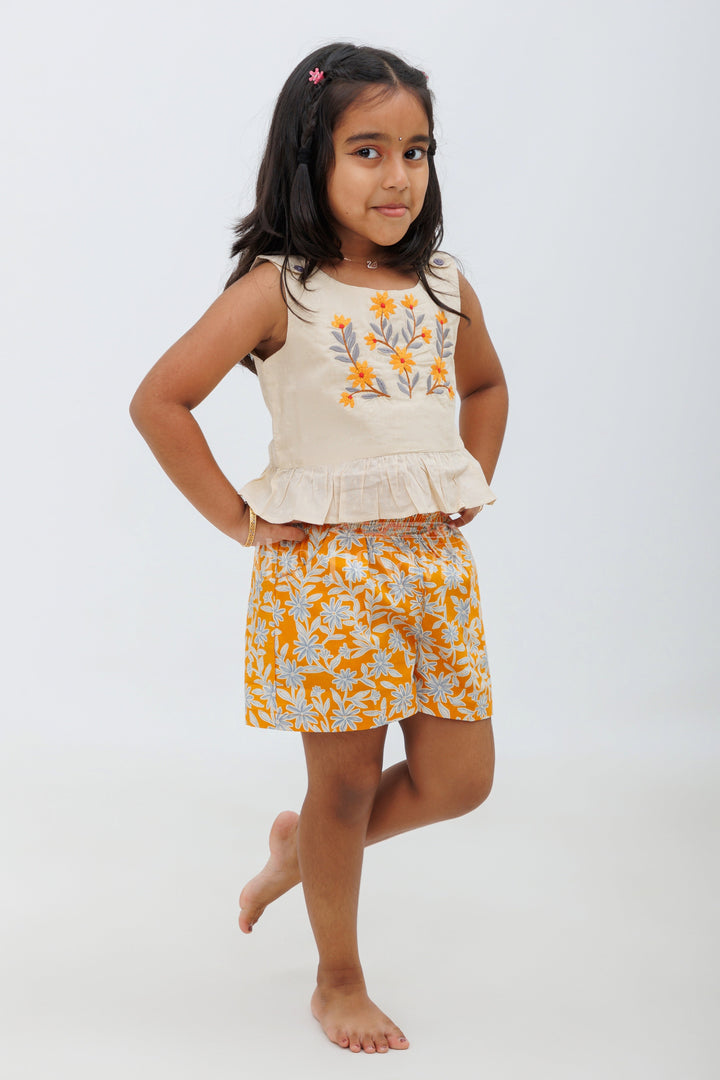 The Nesavu Baby Casual Sets Sleeveless Hand Block Printed Cotton Shorts Set - Beige and Orange Nesavu 10 (NB) / Beige GFC1361A-10 Sleeveless Hand Block Printed Cotton Shorts Set for Girls - Beige and Orange