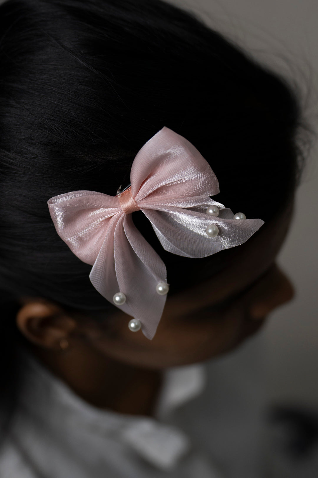 The Nesavu Hair Clip Soft Pink Satin Bow Hair Clip with Pearl Accents for Timeless Elegance Nesavu Pink JHCL76E Elegant Soft Pink Satin Bow Hair Clip | Pearl-Adorned Accessory for Stylish Women | The Nesavu