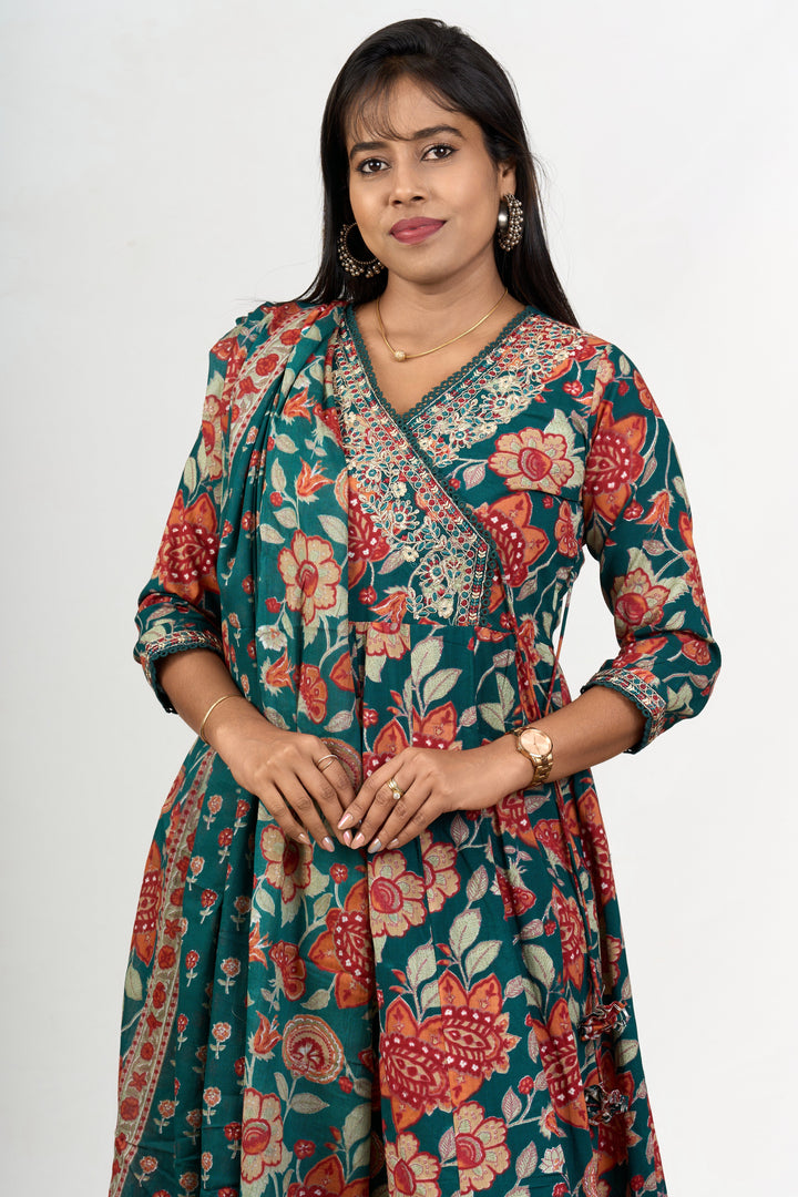 The Nesavu Womens Flared Suit Sets Stylish Cotton Women'S Flared Suit Set Wedding Wear for Women with Green and Floral Charm Nesavu Cotton Women's Flared Green Suit Set Wedding Wear Elegant Occasions | The Nesavu