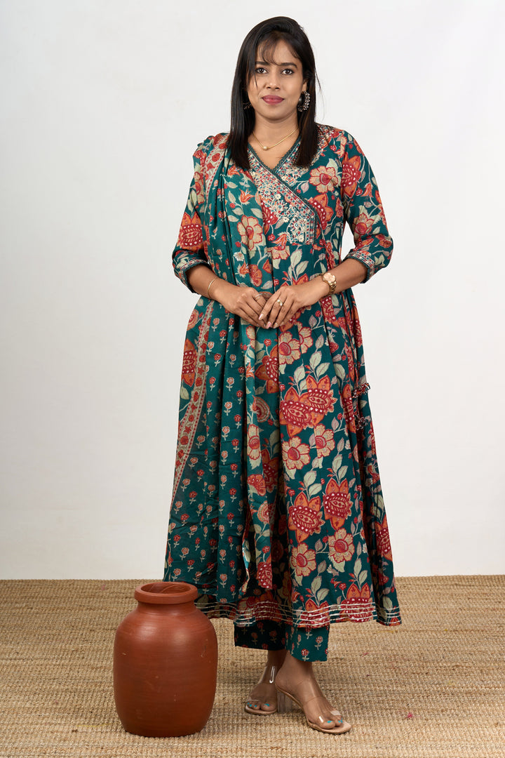 The Nesavu Womens Flared Suit Sets Stylish Cotton Women'S Flared Suit Set Wedding Wear for Women with Green and Floral Charm Nesavu Cotton Women's Flared Green Suit Set Wedding Wear Elegant Occasions | The Nesavu