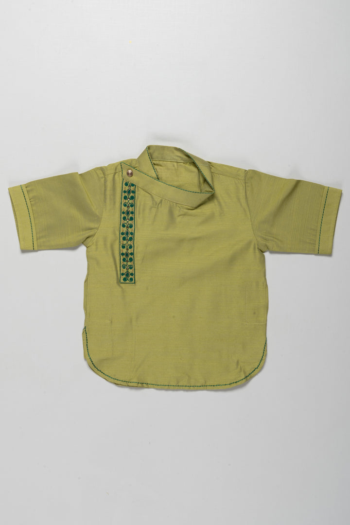 The Nesavu Boys Kurtha Shirt Stylish Green Boys Kurta Shirt with Embroidered Detailing - Perfect for Festive Occasions Nesavu 16 (1Y) / Green / Cotton Silk BS141A-16 Stylish Green Boys Kurta Shirt with Embroidered Detailing | Perfect for Festive Occasions | The Nesavu