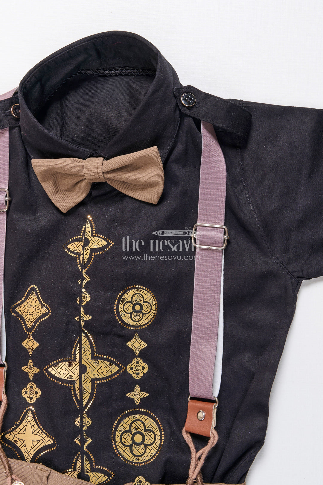 The Nesavu Boys Casual Set Toddler Boys Festive Cotton Outfit with Printed Shirt and Suspenders Nesavu Nesavu festive cotton outfit toddler boys printed shirt suspenders bow tie