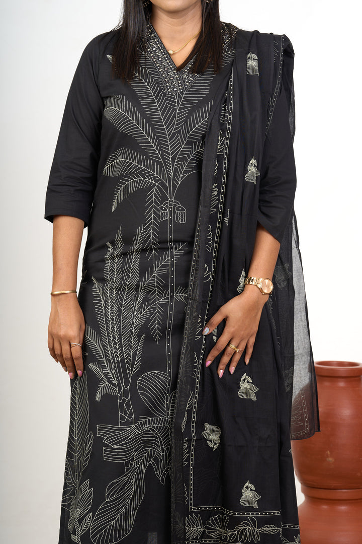 The Nesavu Womens Straight Suit Sets Traditional Women'S Straight Suit Set in Georgette with Unique Patterns Traditional Wear for Women Nesavu Buy Women's Black Georgette Straight Suit Set Traditional Wear Women | The Nesavu