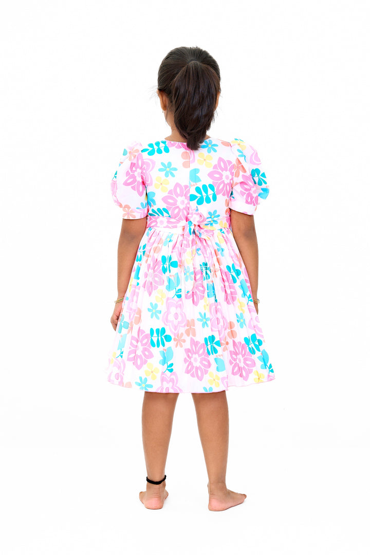 The Nesavu Girls Fancy Frock Vibrant Multicolor Georgette Flower Girls Fancy Frock with Floral Prints and Puff Sleeves Nesavu Nesavu Vibrant Multicolor Georgette Flower Girls Fancy Frock Floral Prints Puff Sleeves