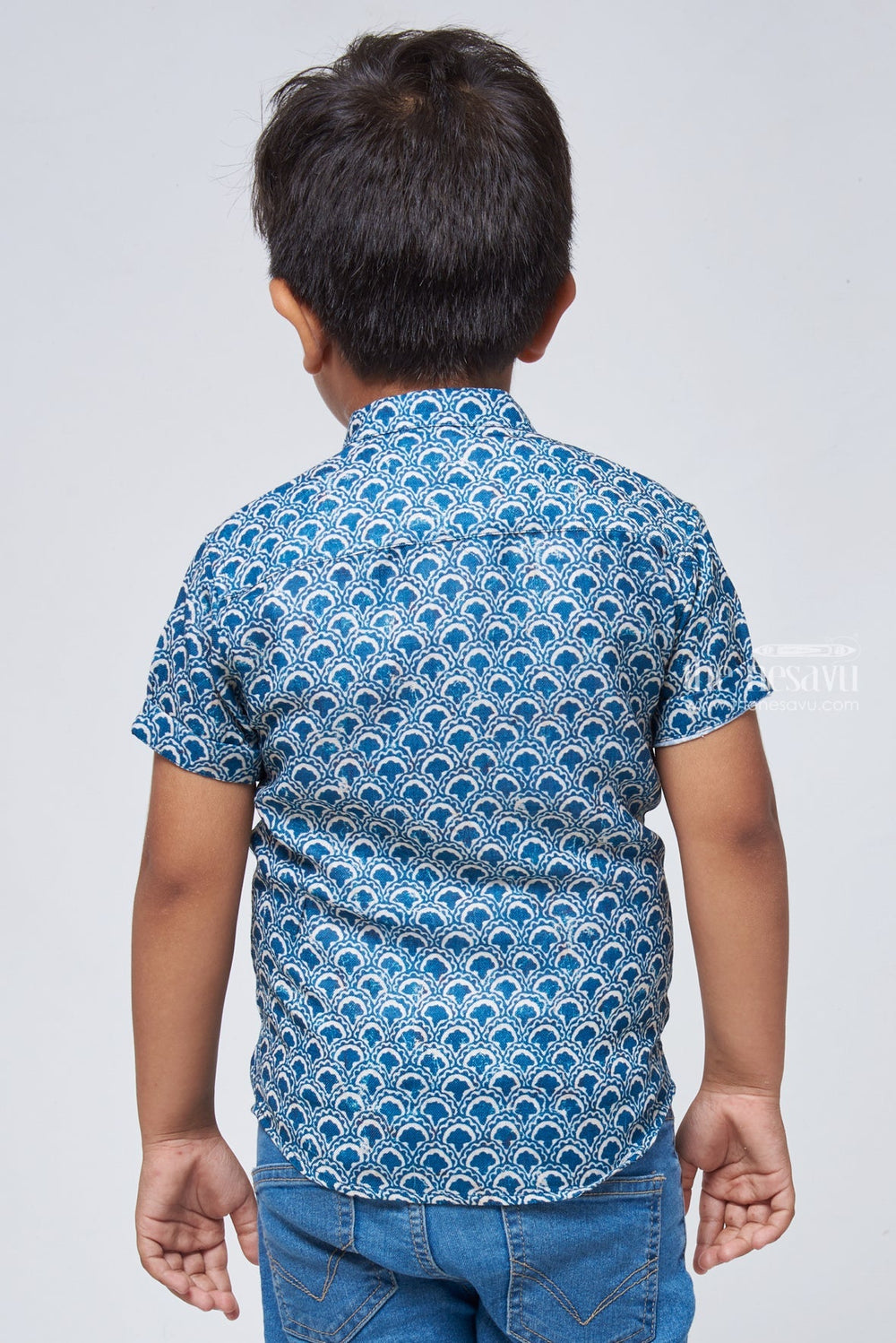 The Nesavu Boys Linen Shirt Vintage Indigo: Linen Boys' Shirt with Retro-Inspired Prints for a Nostalgic Feel Nesavu Retro-Inspired Printed Shirt | Casual Shirt for Boys | The Nesavu