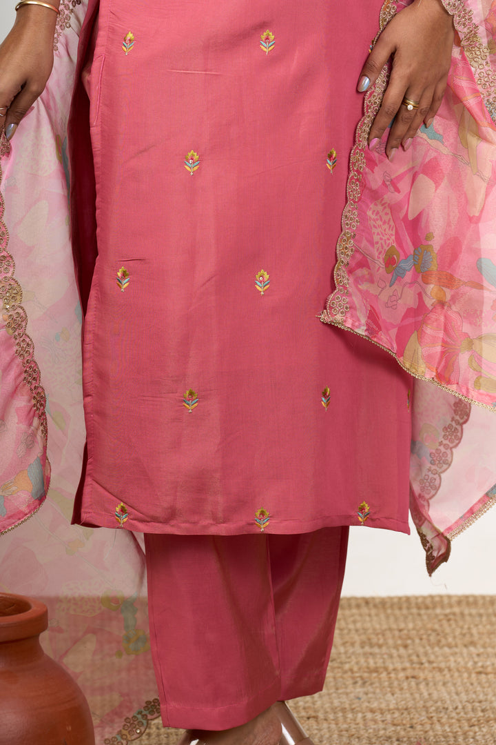 The Nesavu Womens Straight Suit Sets Women’S Christmas Day Dress in Peach Blend Silk with Embroidery and Printed Dupatta Nesavu Peach Blend Silk Womens Christmas Day Dress Embroidery Festive Dupatta | The Nesavu