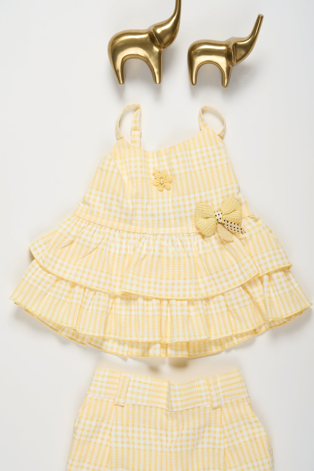 The Nesavu Girls Casual Set Yellow Plaid Co-Ord Set for Girls with Ruffled Sleeveless Top and Capri Pants Nesavu Nesavu Girls Yellow Plaid Co-Ord Set Ruffled Top Matching Capri Pants